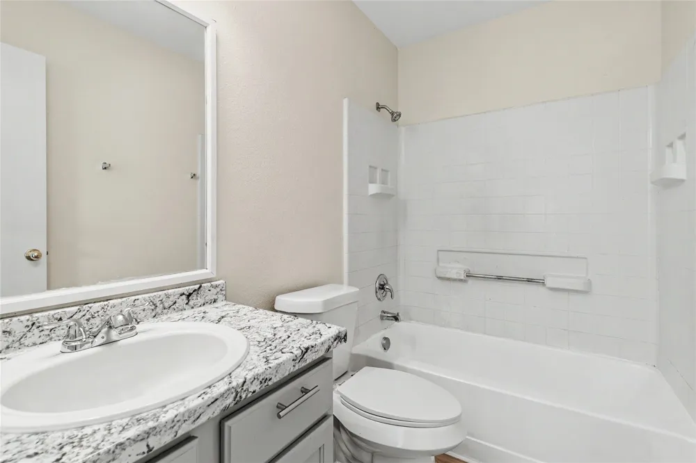 172 Discovery Kyle, TX 78640