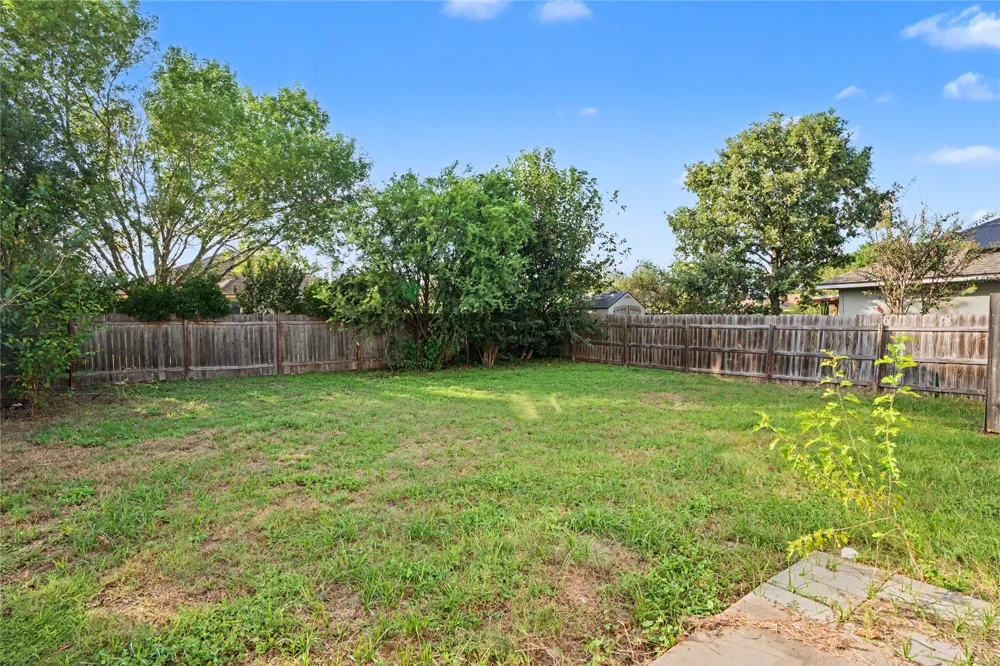 172 Discovery Kyle, TX 78640