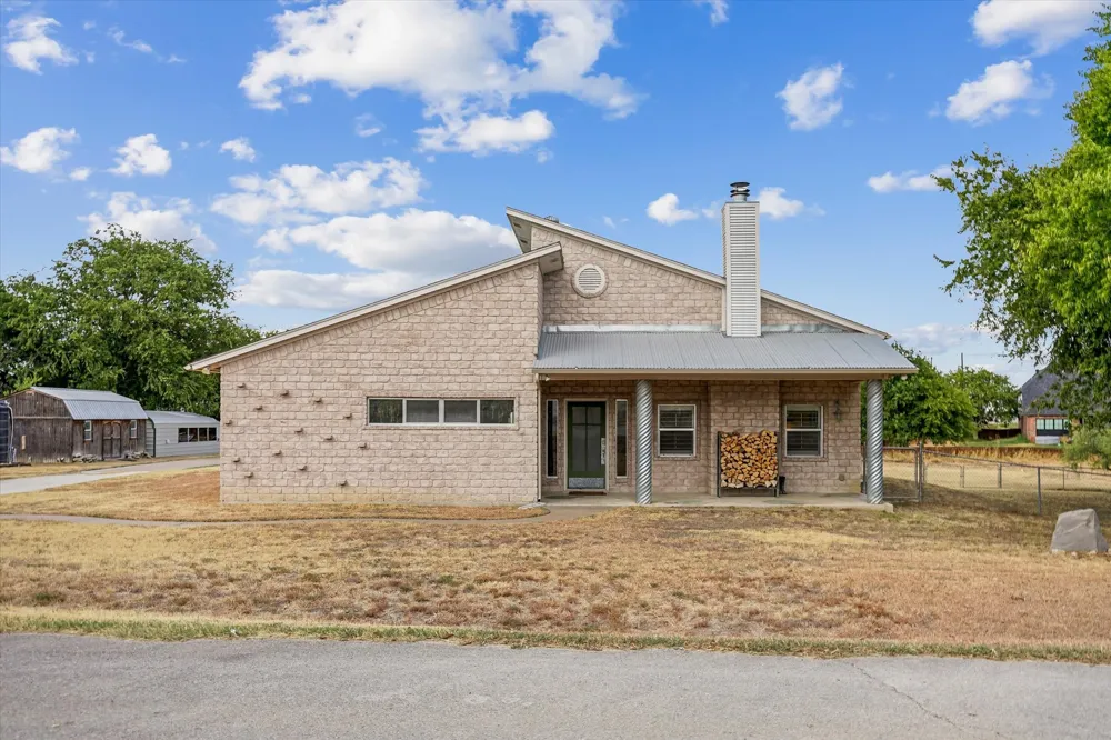 8252 Money Lane Fort Worth, TX 76126