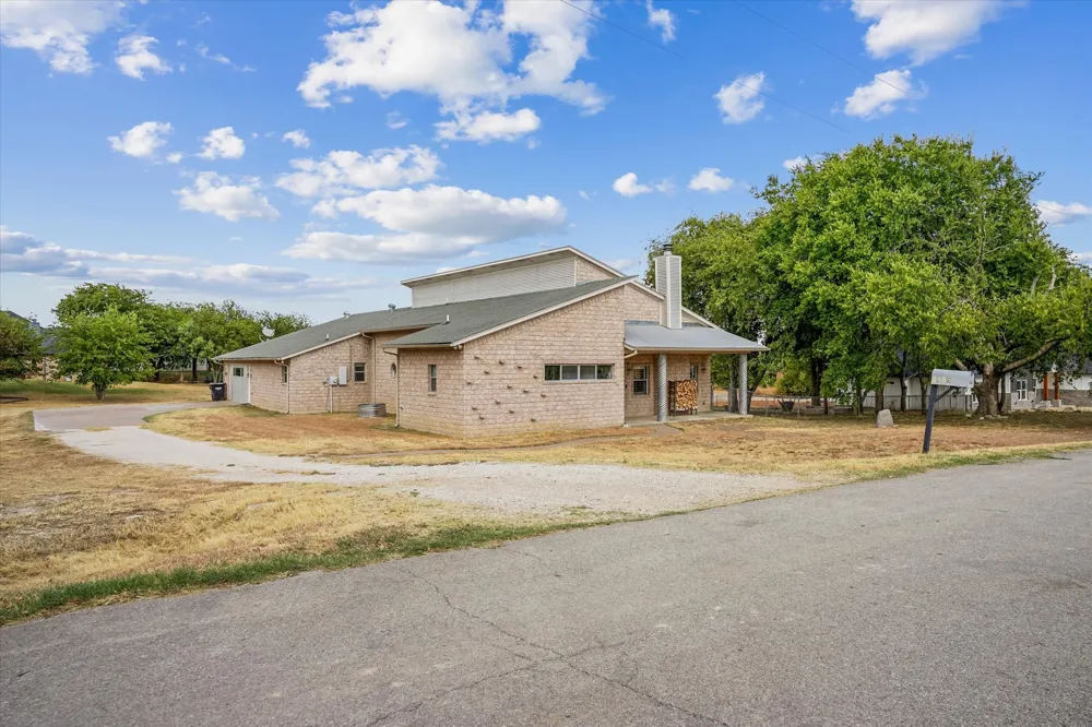 8252 Money Lane Fort Worth, TX 76126