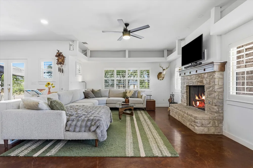 8252 Money Lane Fort Worth, TX 76126