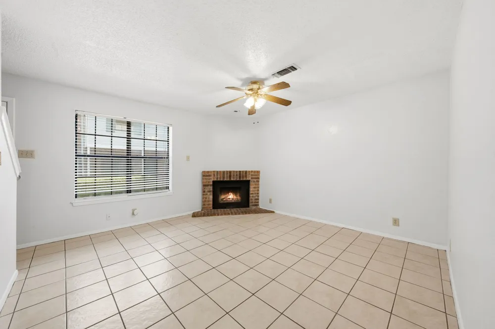 929 W Hickory Street #A10 Denton, TX 76201