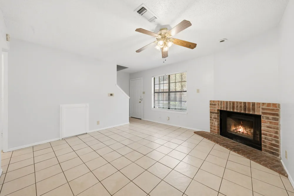 929 W Hickory Street #A10 Denton, TX 76201