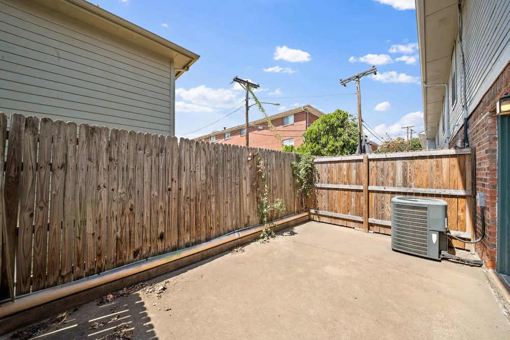 929 W Hickory Street #A10 Denton, TX 76201