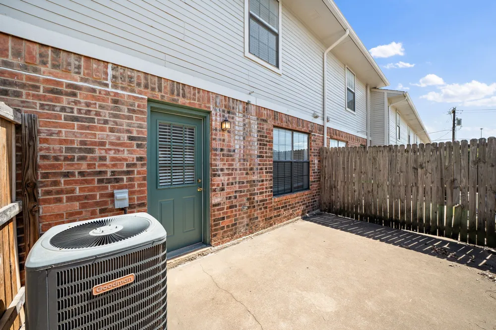 929 W Hickory Street #A10 Denton, TX 76201