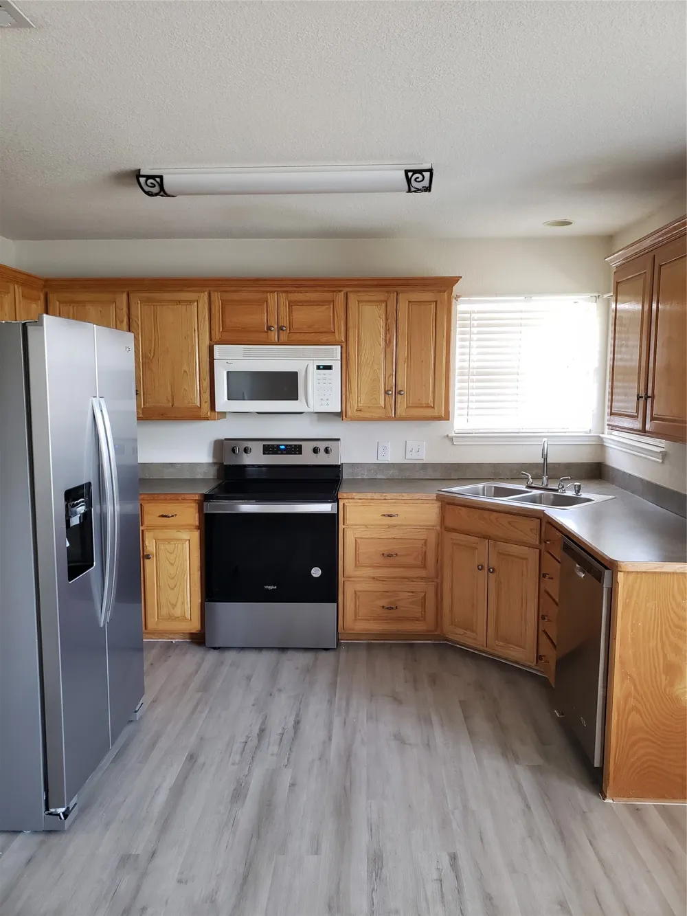 505 Thistle Meade Circle Burleson, TX 76028