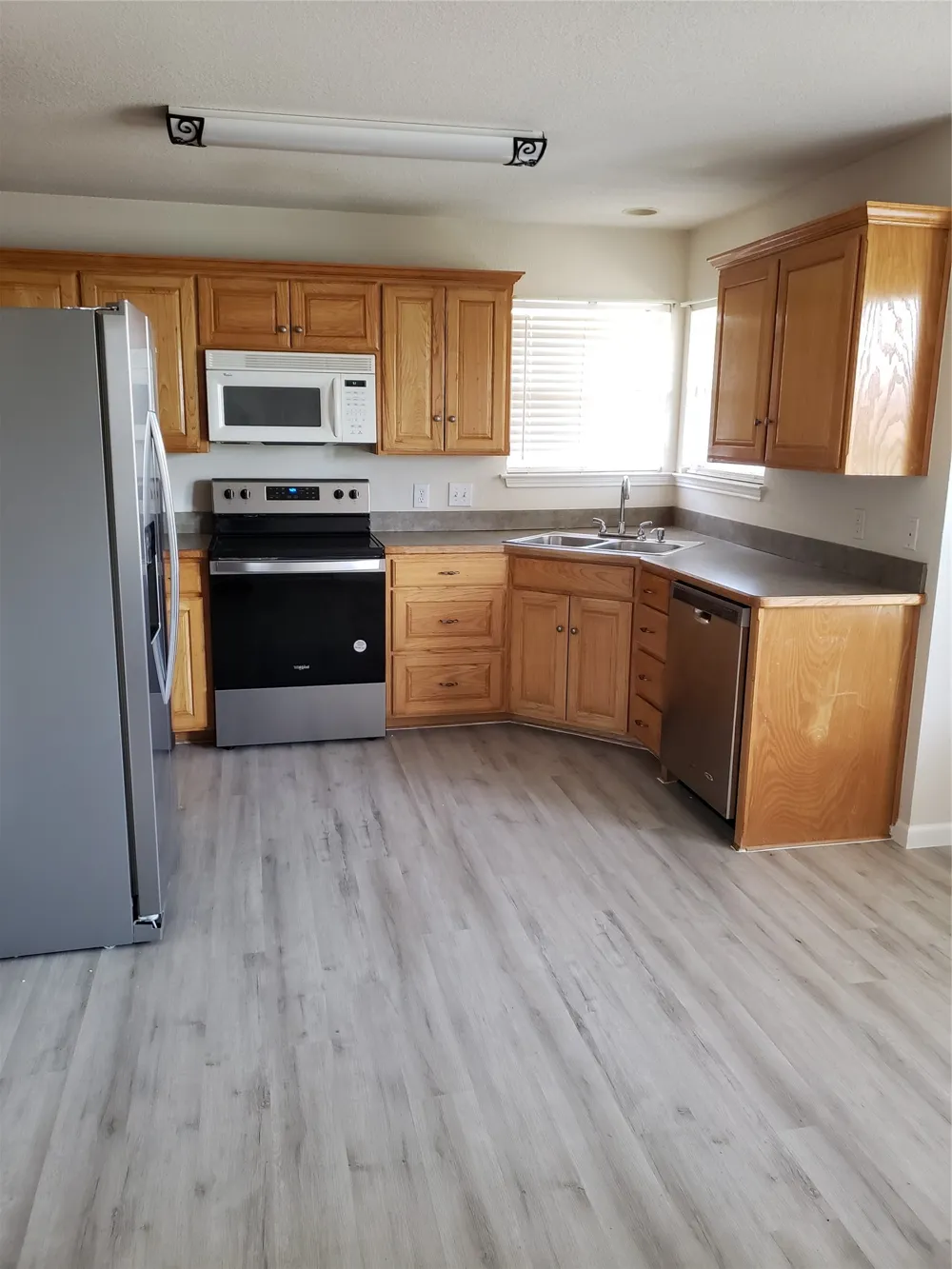 505 Thistle Meade Circle Burleson, TX 76028