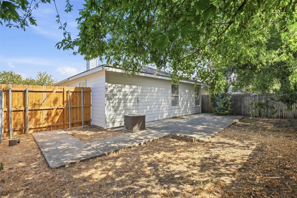 10616 Shadywood Drive Fort Worth, TX 76140