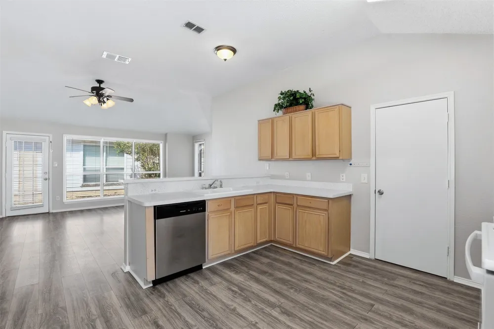 10616 Shadywood Drive Fort Worth, TX 76140