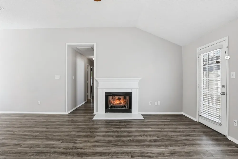 10616 Shadywood Drive Fort Worth, TX 76140