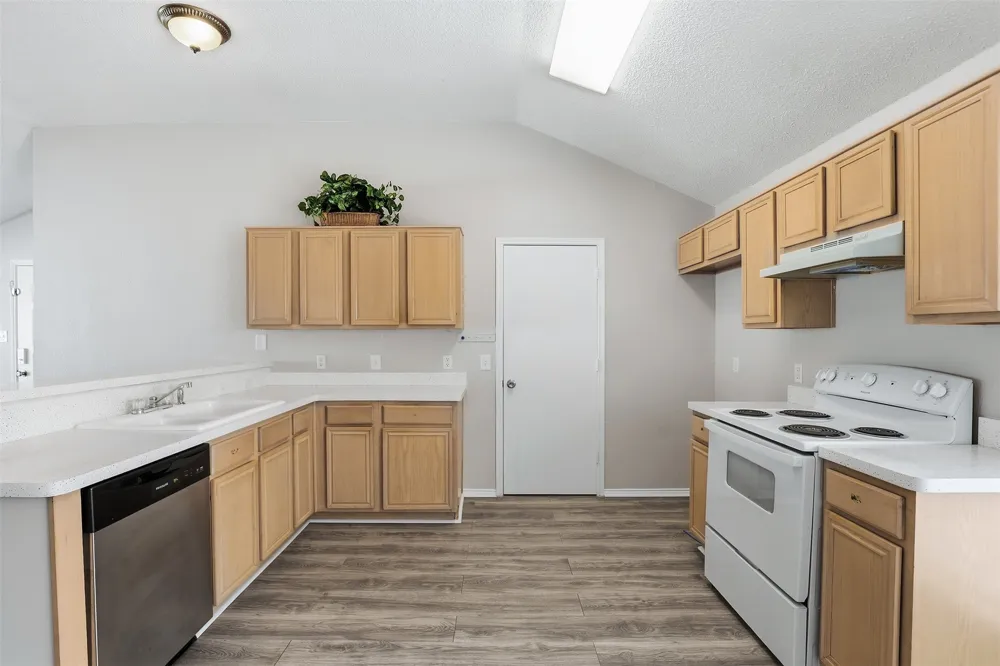 10616 Shadywood Drive Fort Worth, TX 76140