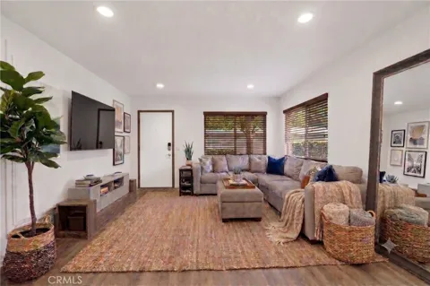 1346 E Hillcrest #40