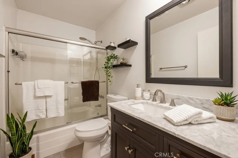 1346 E Hillcrest #40 Thousand Oaks, CA 91362