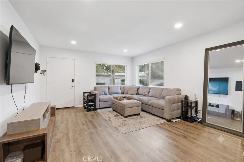 1346 E Hillcrest #40 Thousand Oaks, CA 91362
