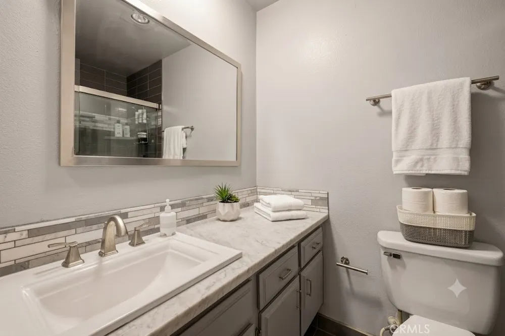 1346 E Hillcrest #40 Thousand Oaks, CA 91362