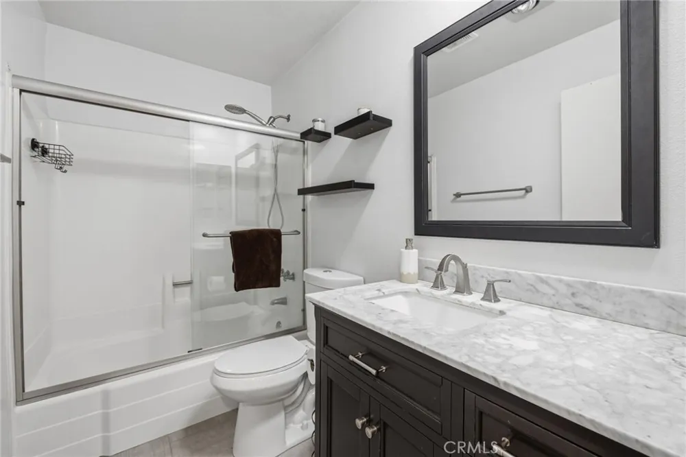 1346 E Hillcrest #40 Thousand Oaks, CA 91362