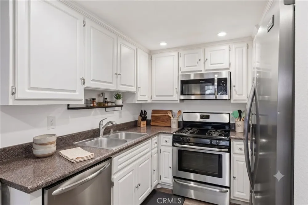 1346 E Hillcrest #40 Thousand Oaks, CA 91362
