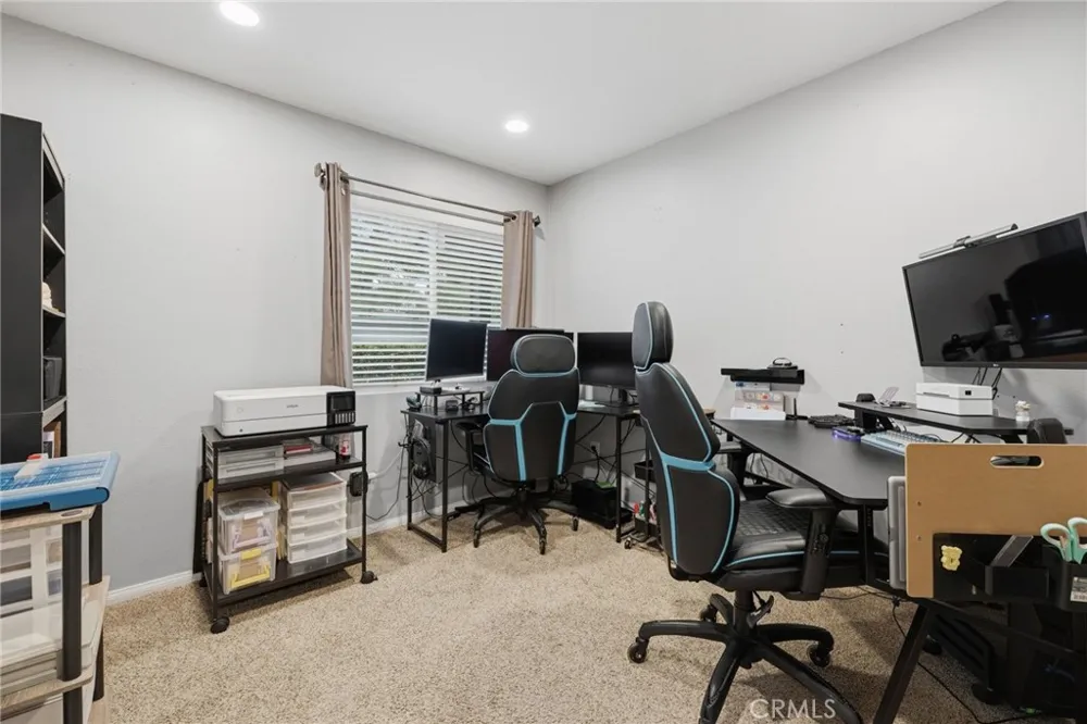 1346 E Hillcrest #40 Thousand Oaks, CA 91362