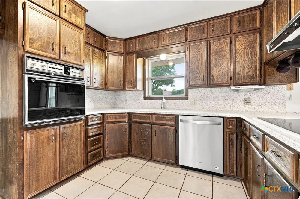 484 Thompson Road Troy, TX 76579