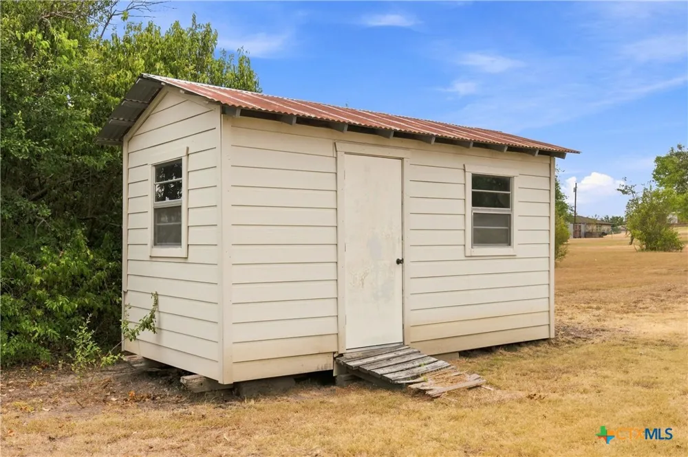 484 Thompson Road Troy, TX 76579
