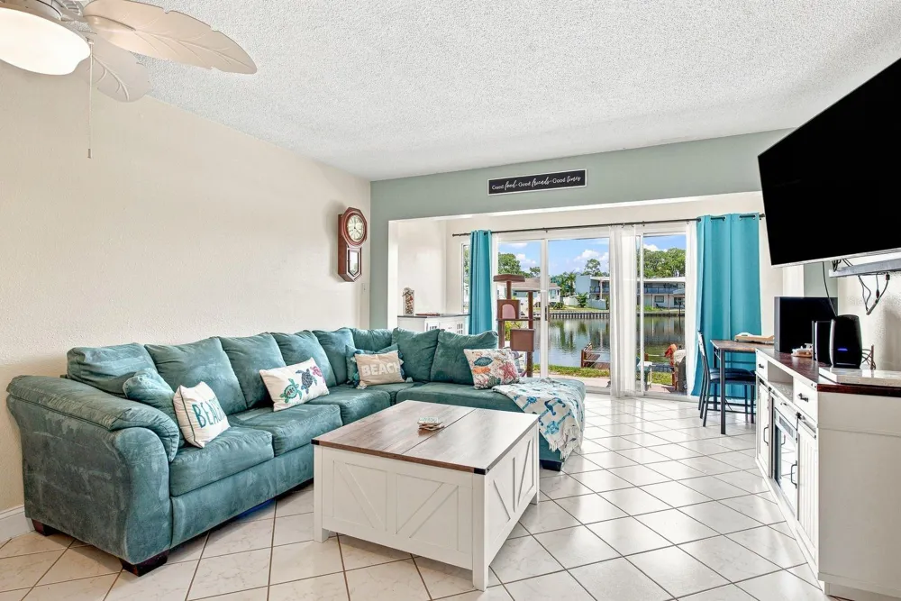 593 WESTWINDS DRIVE #593 Palm Harbor, FL 34683