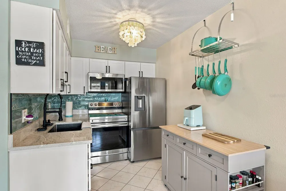 593 WESTWINDS DRIVE #593 Palm Harbor, FL 34683
