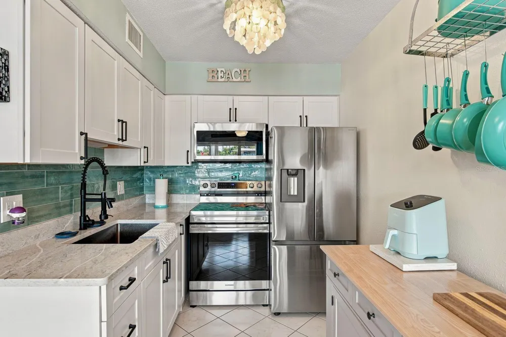 593 WESTWINDS DRIVE #593 Palm Harbor, FL 34683
