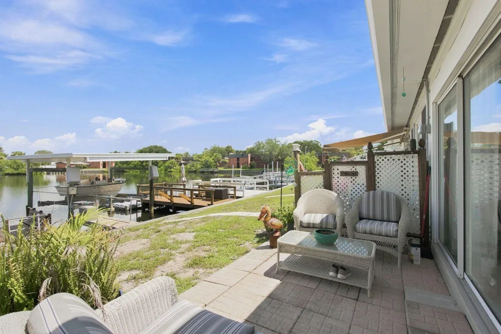 593 WESTWINDS DRIVE #593 Palm Harbor, FL 34683