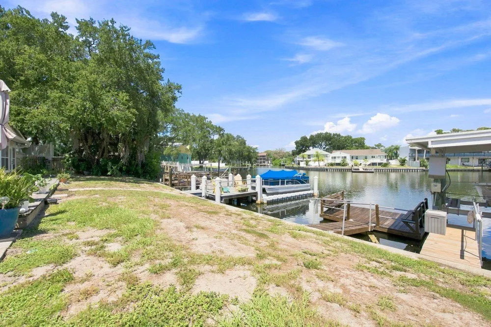 593 WESTWINDS DRIVE #593 Palm Harbor, FL 34683