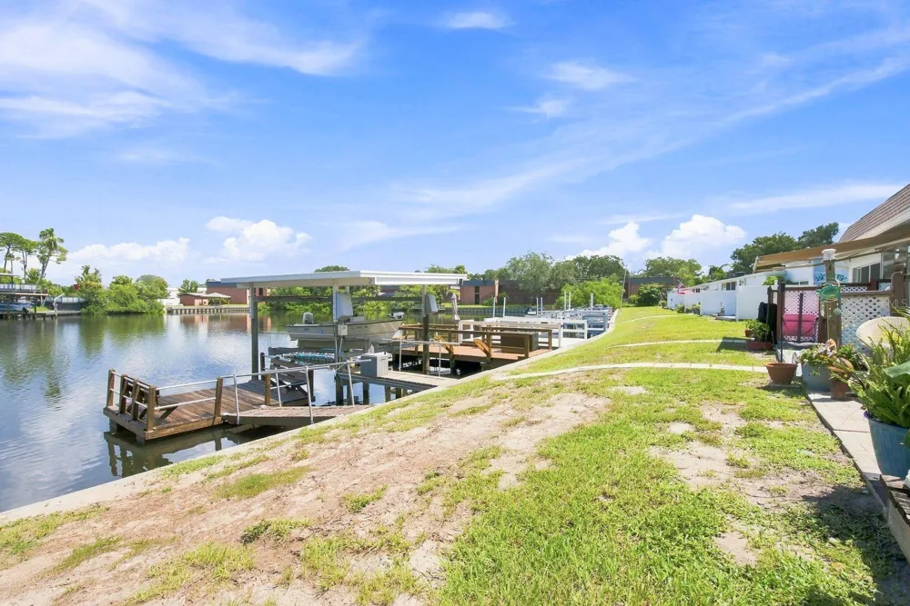 593 WESTWINDS DRIVE #593 Palm Harbor, FL 34683
