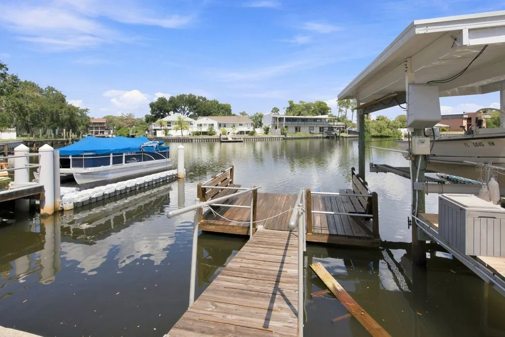593 WESTWINDS DRIVE #593 Palm Harbor, FL 34683