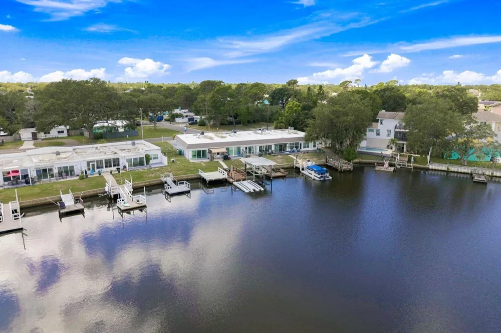593 WESTWINDS DRIVE #593 Palm Harbor, FL 34683