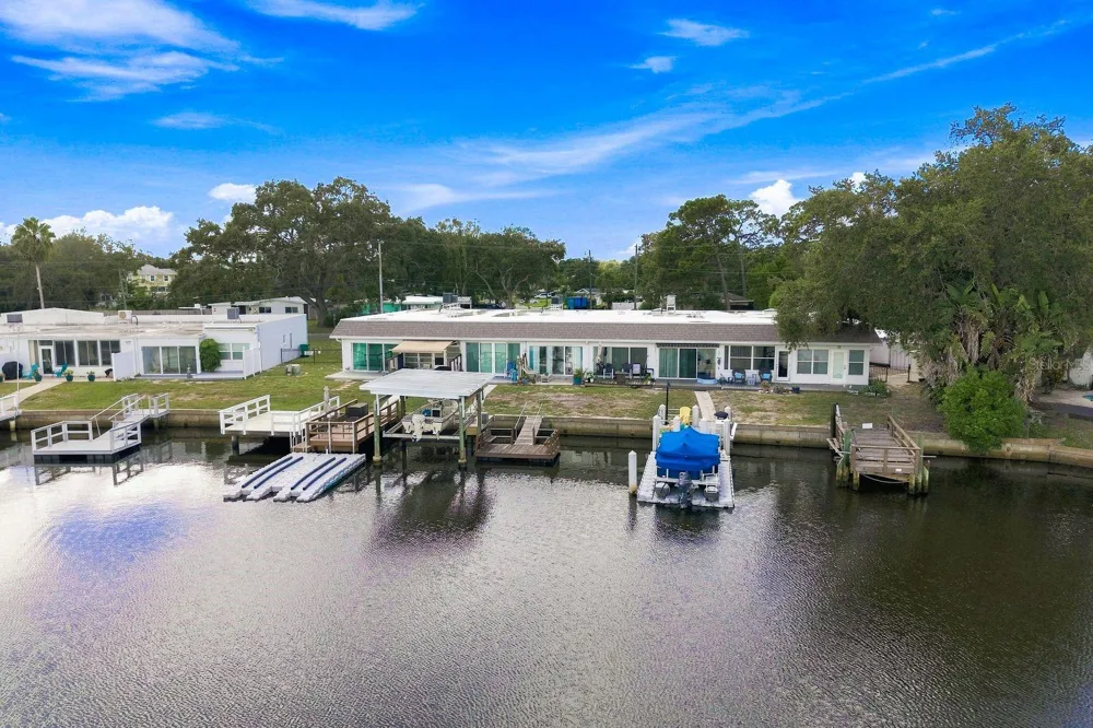 593 WESTWINDS DRIVE #593 Palm Harbor, FL 34683
