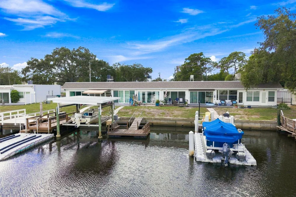 593 WESTWINDS DRIVE #593 Palm Harbor, FL 34683