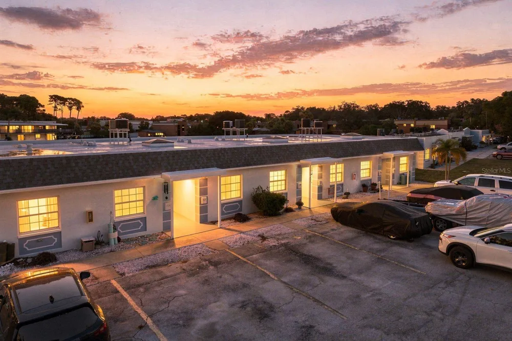 593 WESTWINDS DRIVE #593 Palm Harbor, FL 34683