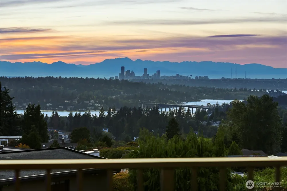 4360 Somerset Boulevard SE Bellevue, WA 98006