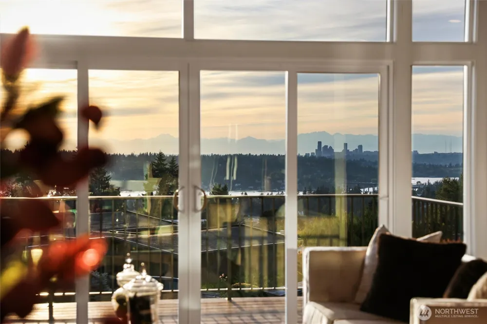 4360 Somerset Boulevard SE Bellevue, WA 98006