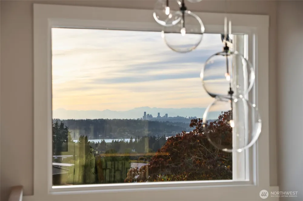 4360 Somerset Boulevard SE Bellevue, WA 98006