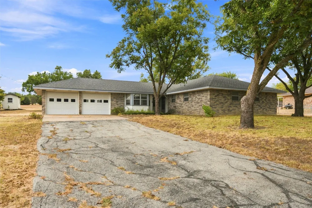 484 Thompson Road Troy, TX 76579