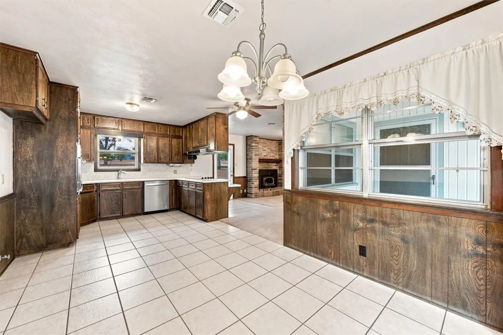 484 Thompson Road Troy, TX 76579