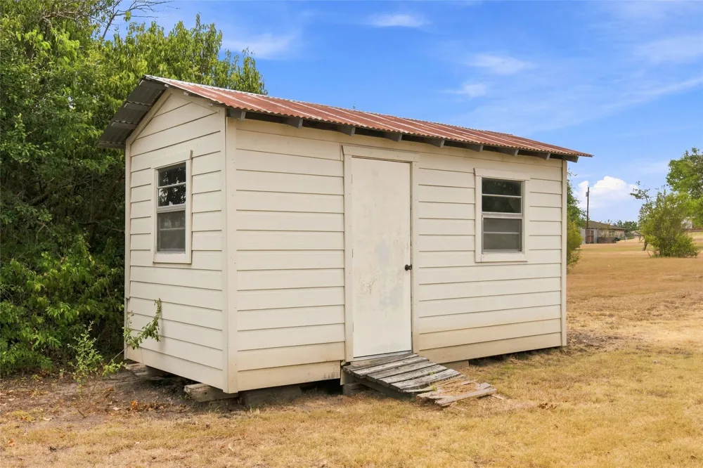484 Thompson Road Troy, TX 76579