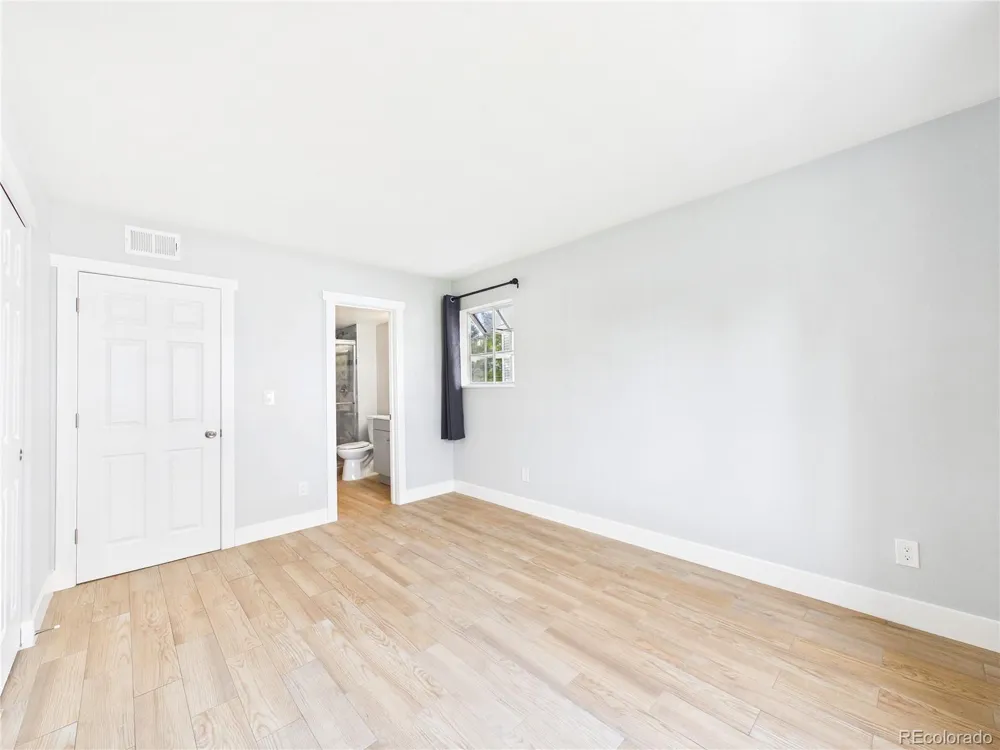 1926 S Vaughn Way #104 Aurora, CO 80014