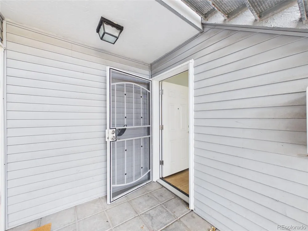 1926 S Vaughn Way #104 Aurora, CO 80014