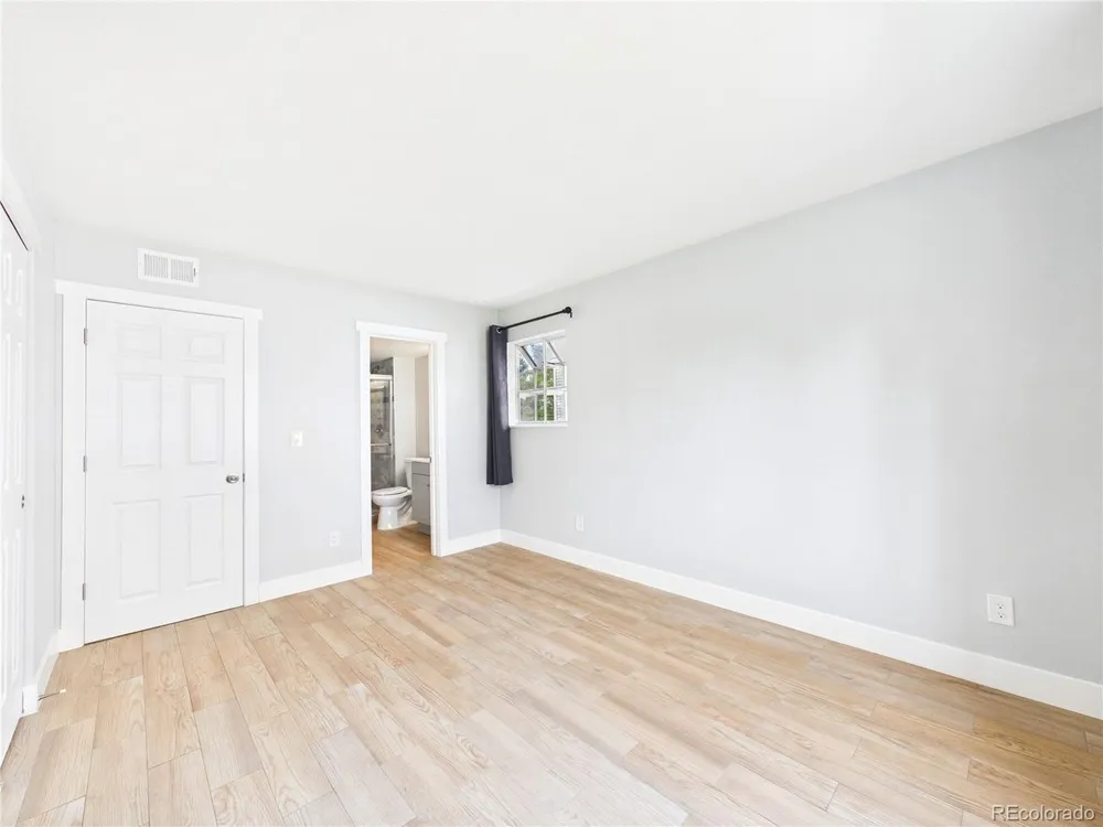 1926 S Vaughn Way #104 Aurora, CO 80014