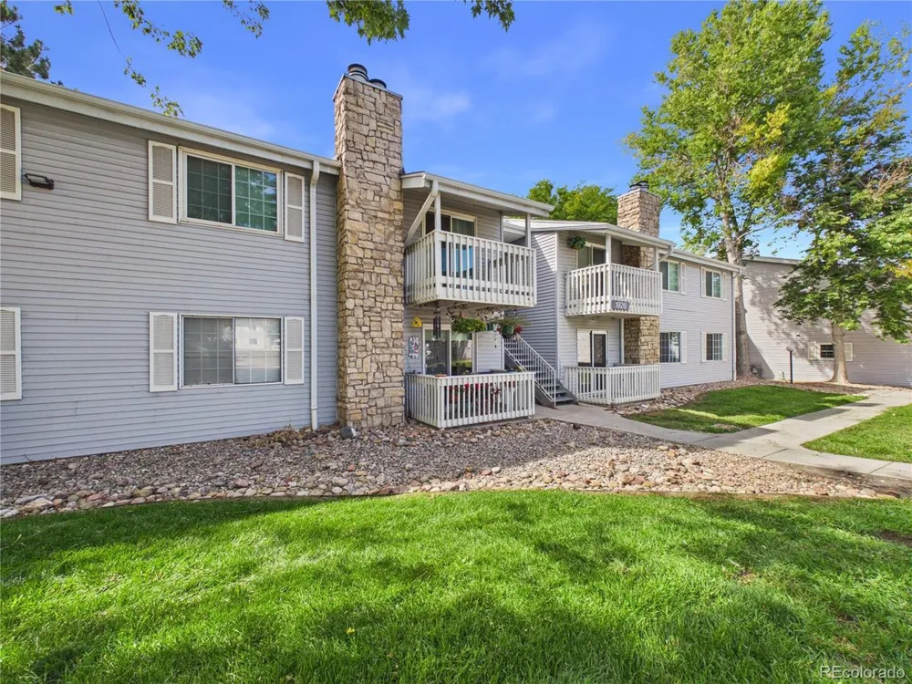 1926 S Vaughn Way #104 Aurora, CO 80014