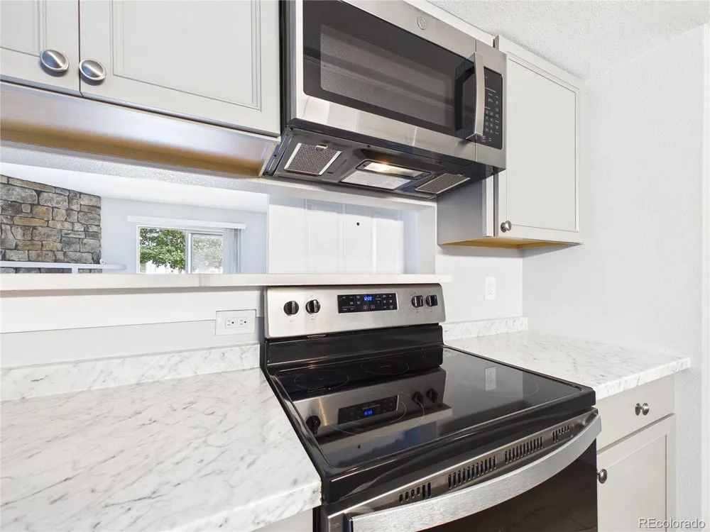 1926 S Vaughn Way #104 Aurora, CO 80014