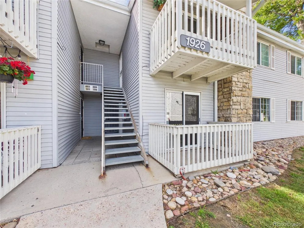 1926 S Vaughn Way #104 Aurora, CO 80014