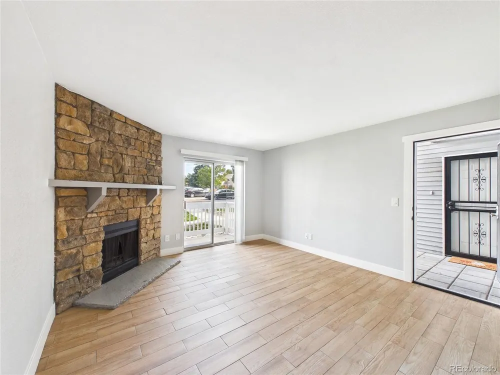 1926 S Vaughn Way #104 Aurora, CO 80014