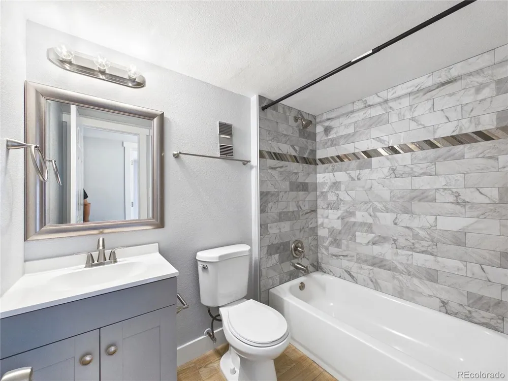 1926 S Vaughn Way #104 Aurora, CO 80014