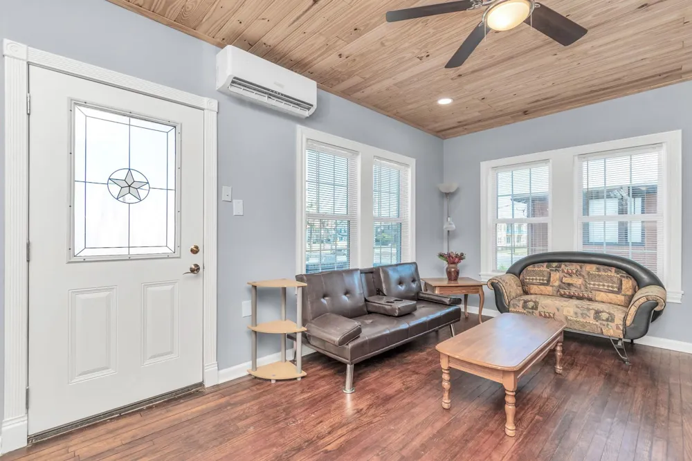915 8th Street #1 Galveston, TX 77550